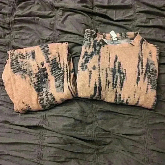 Peach Tie Dye 2pc Coordinated Lounge Set - size Small - Picture 2 of 5